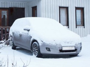 Как правильно очистить автомобиль от снега и льда 